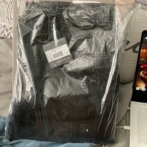 Size 8! NEVER WORN!